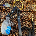 Load image into Gallery viewer, Metal 'O~Ring' Leather Leash